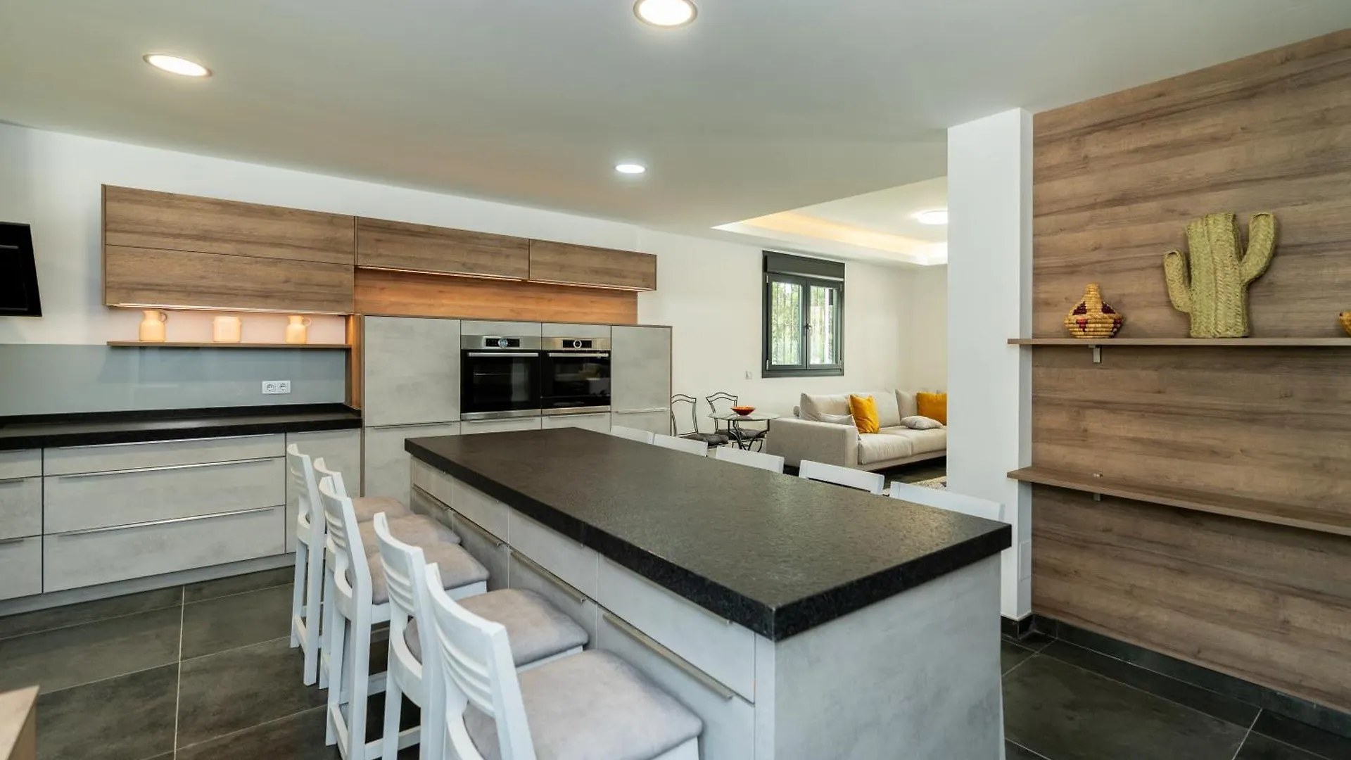 Newly Renovated 6 Bdrm Grand Villa W Pool And Views ماربيا إسبانيا